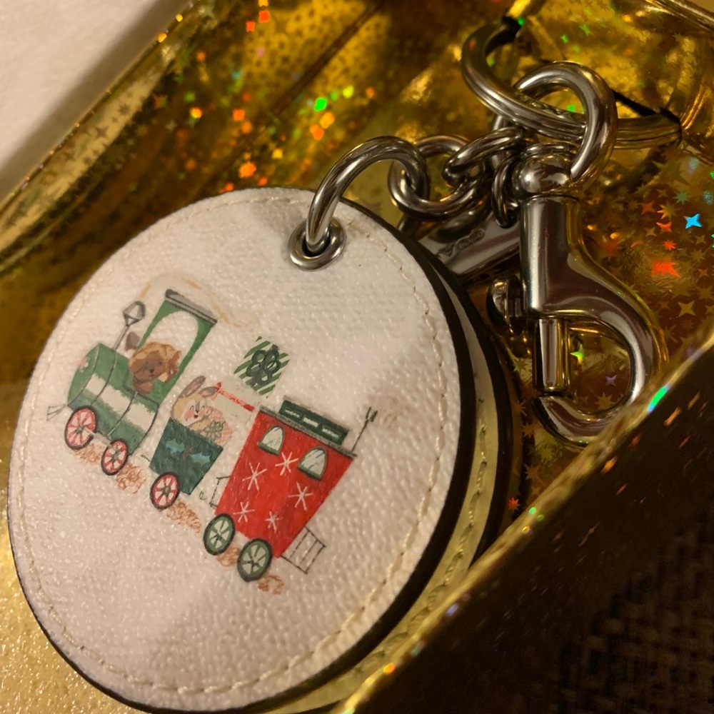 Limited EDITION 🔥Authentic COACH Leather Train cosmetic cs/Keychain - Picture 13 of 16